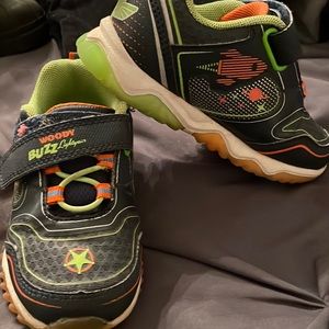 Toy story 4 little boy light up shoes size 9